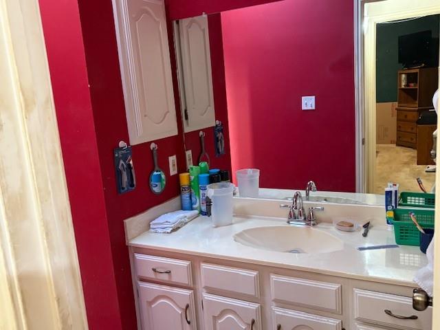 17490 Meandering Way, Unit 505 Dallas, TX 75252 - Photo 10 of 16 Bathroom featuring vanity