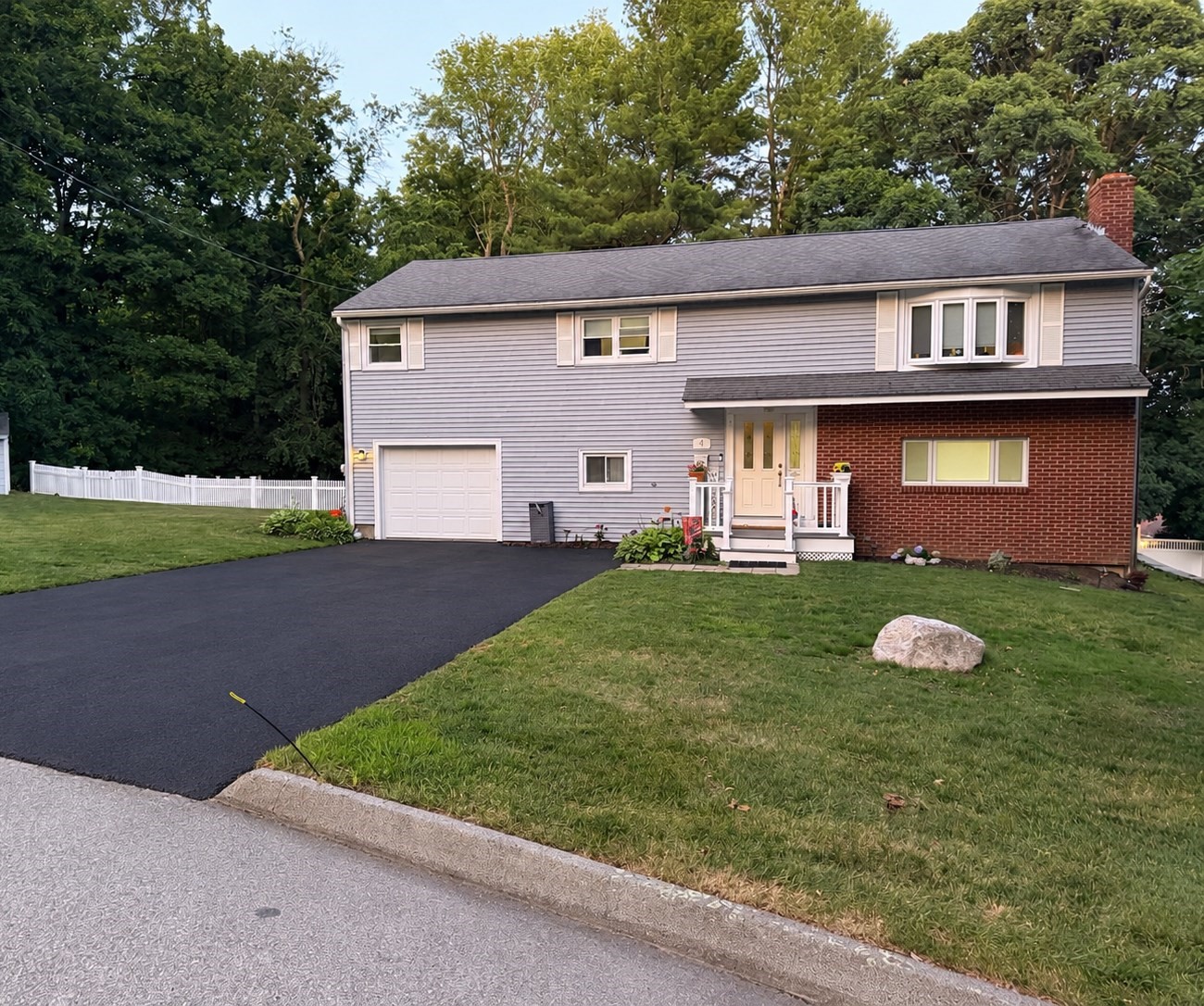 4 Carter Road Worcester, MA 01609 - Photo 1 of 36 Gallery Image 1