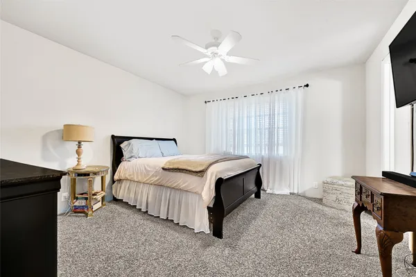 $185,000 | 11002 Hammerly Boulevard, Unit 223, Houston, TX 77043