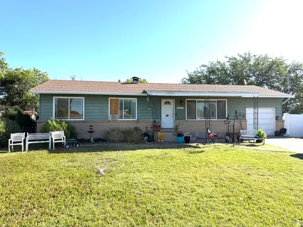 $414,900 | 1464 West 1920th Street North, Layton, UT 84041