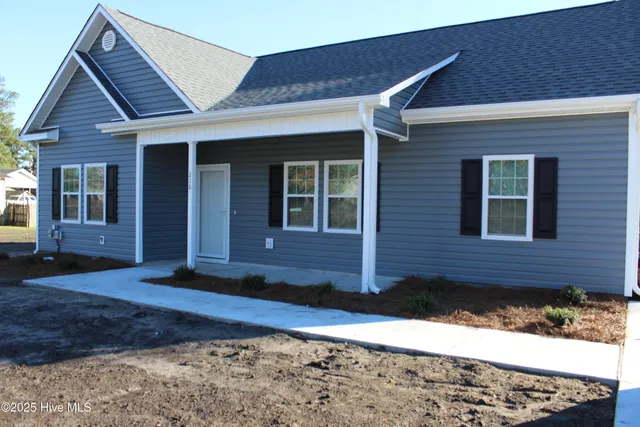 $264,500 | 216 West Charity Road, Rose Hill, NC 28458