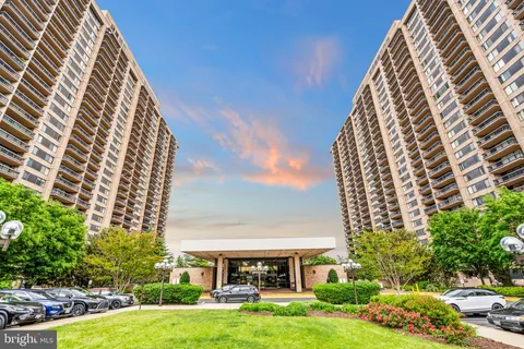 $289,900 | 3701 South George Mason Drive, Unit 916N, Falls Church, VA 22041