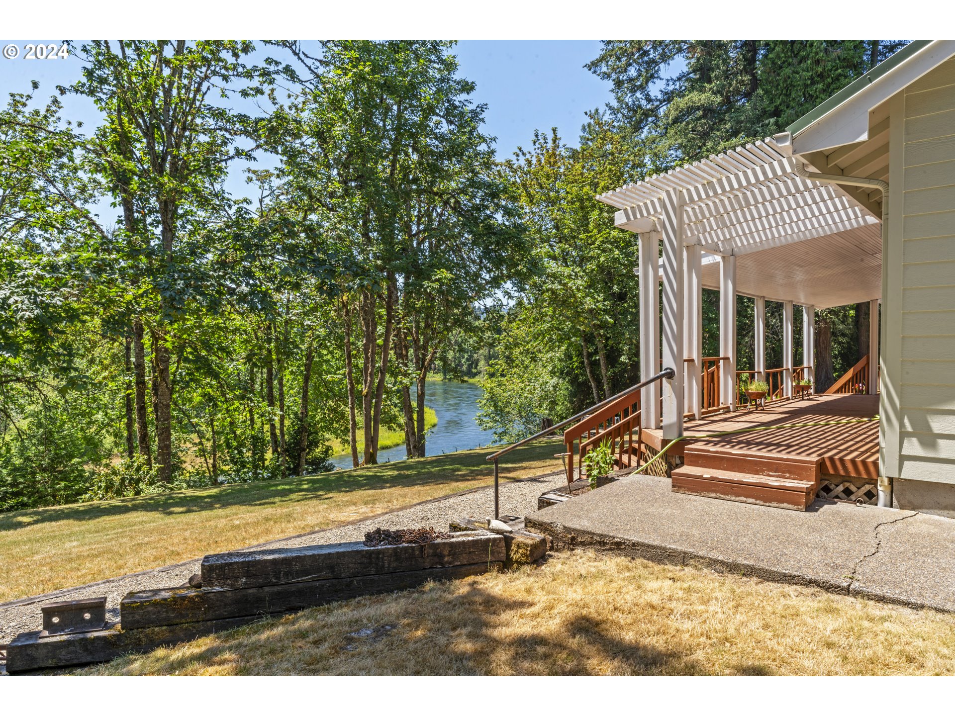 39002 Pengra Road Fall Creek, OR 97438 - Photo 32 of 48