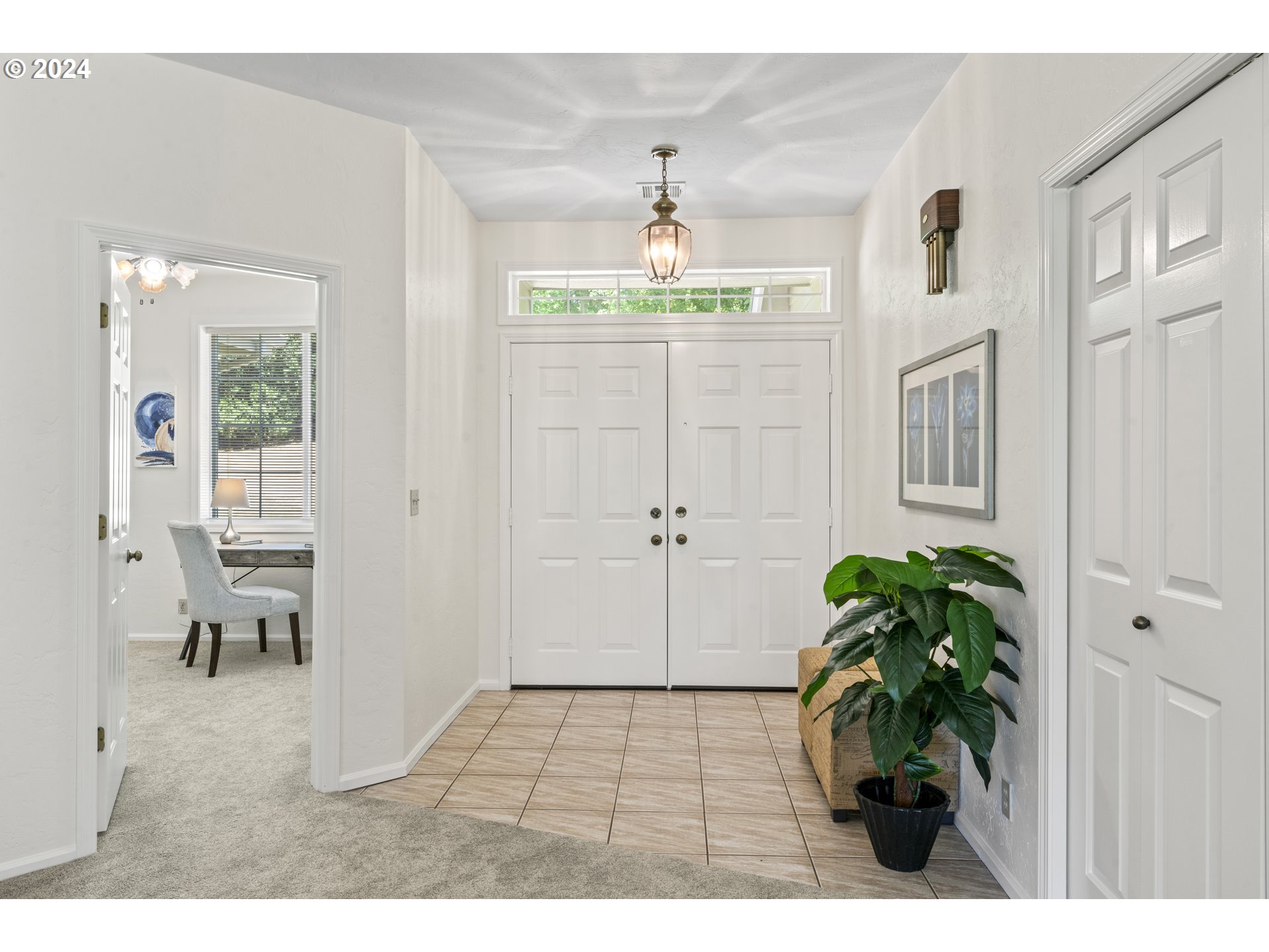 39002 Pengra Road Fall Creek, OR 97438 - Photo 4 of 48 Entrance/Foyer