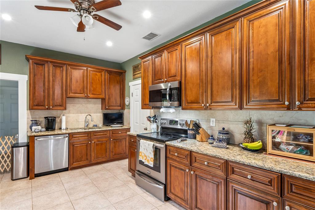 6202 Stafford Road Plant City, FL 33565 - Photo 6 of 79