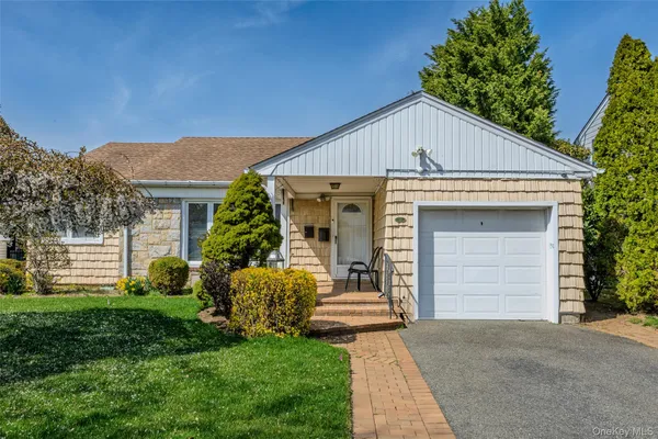 $1,160,000 | 25 Lawrence Street, New Hyde Park, NY 11040