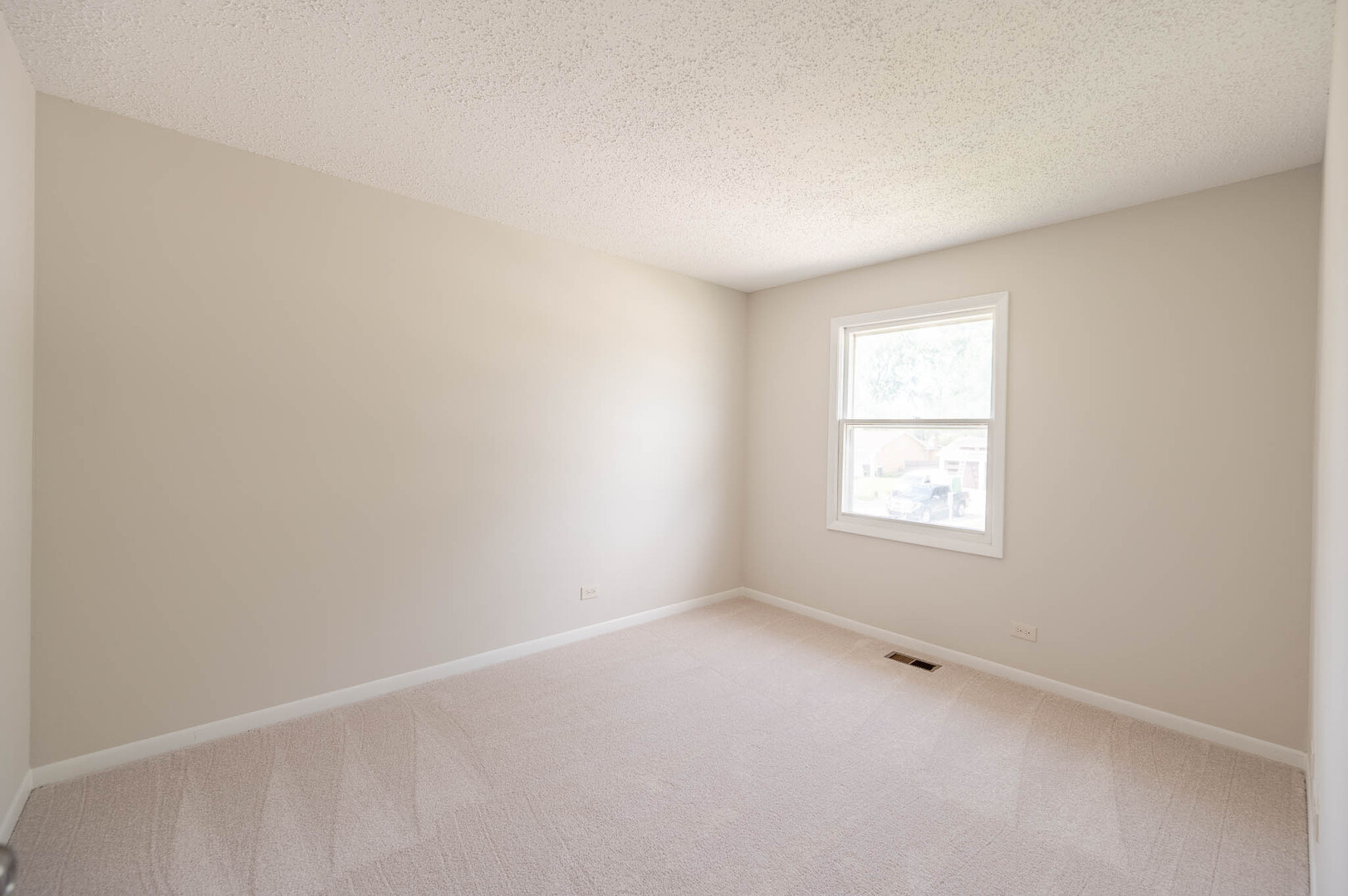 1795 Kent Road Hoffman Estates, IL 60169 - Photo 9 of 16 Gallery Image 9