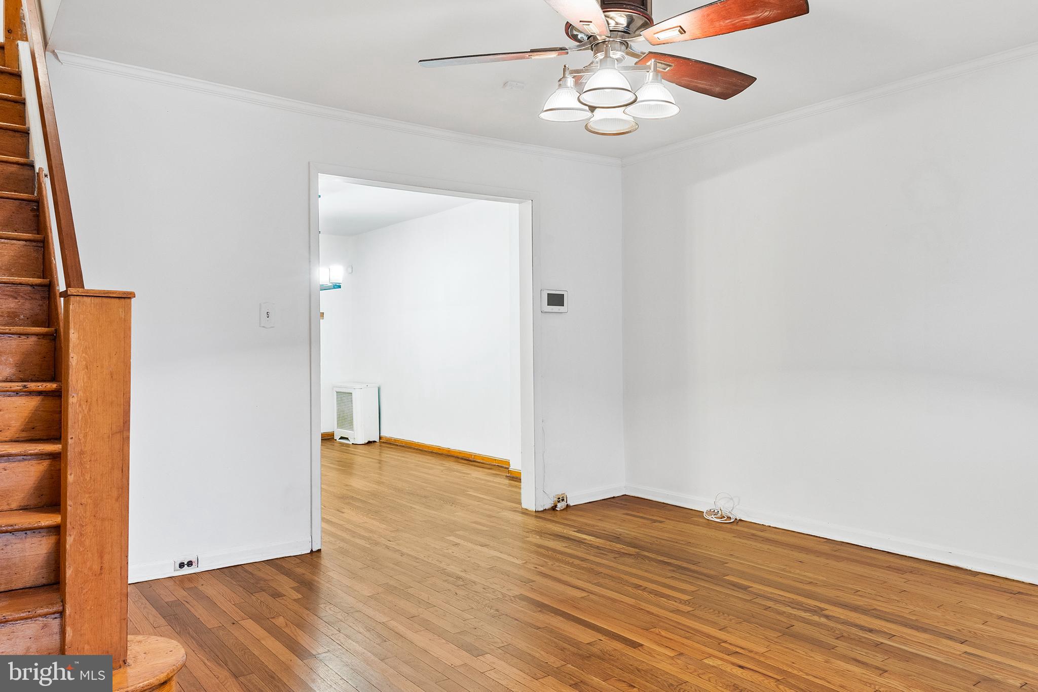 925 Kenmore Road Philadelphia, PA 19151 - Photo 2 of 23 Living Room