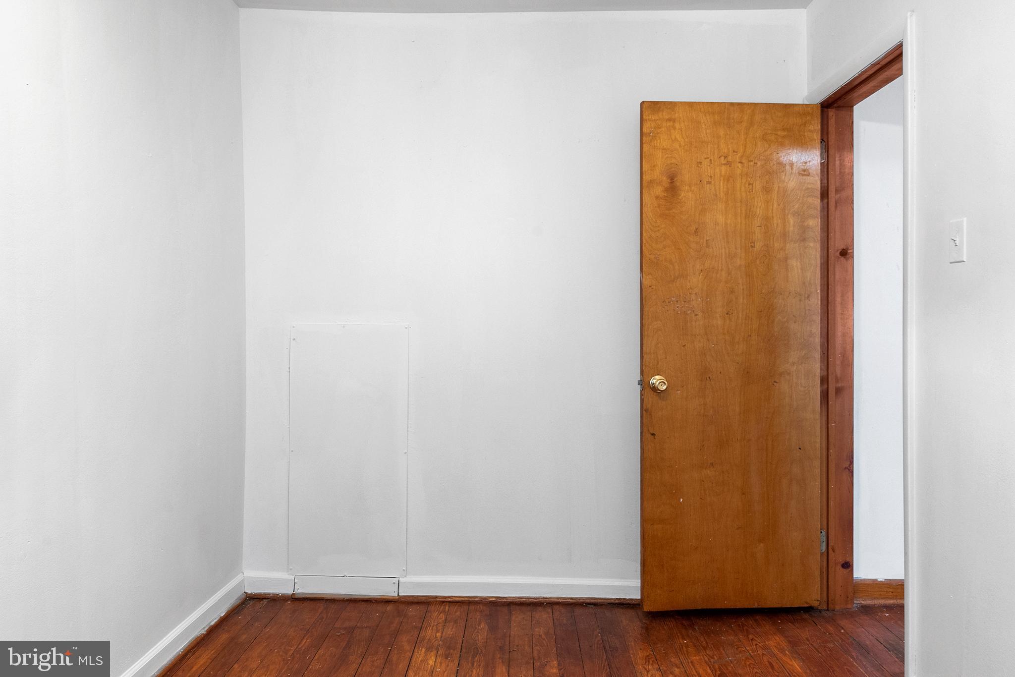 925 Kenmore Road Philadelphia, PA 19151 - Photo 15 of 23 Rear Bedroom