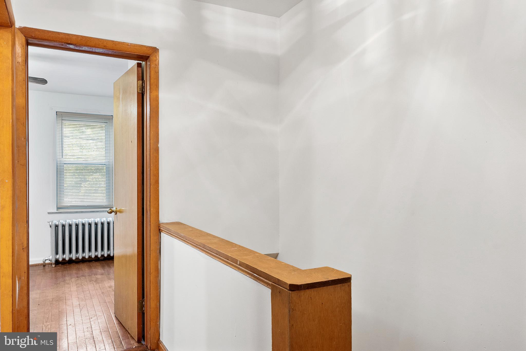 925 Kenmore Road Philadelphia, PA 19151 - Photo 16 of 23 Upper Hall