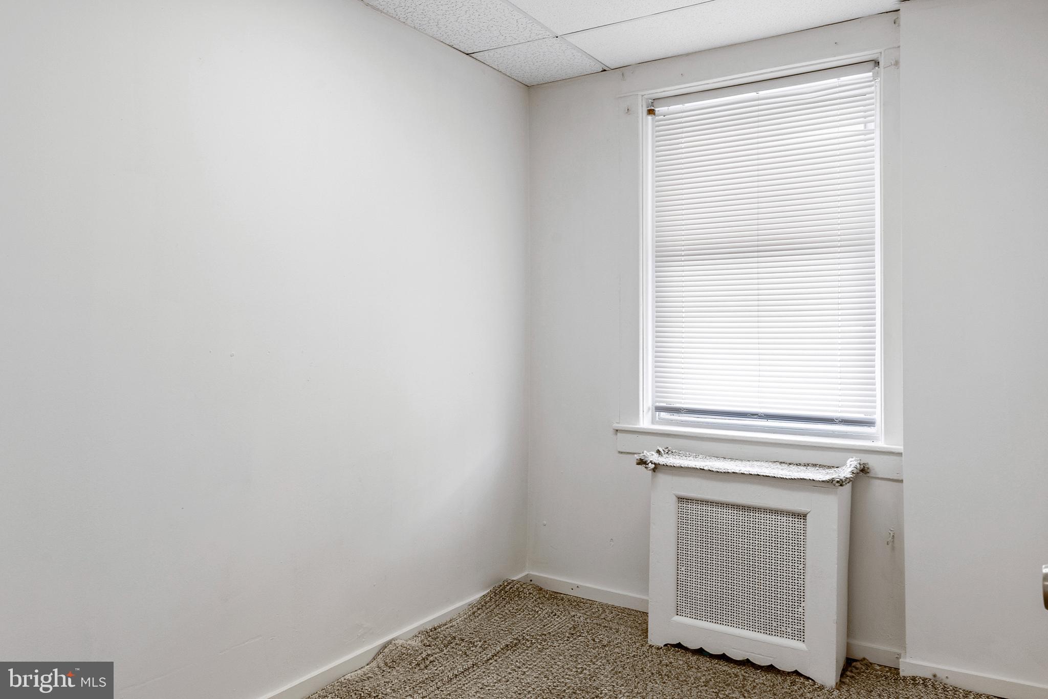 925 Kenmore Road Philadelphia, PA 19151 - Photo 17 of 23 Rear Bedroom