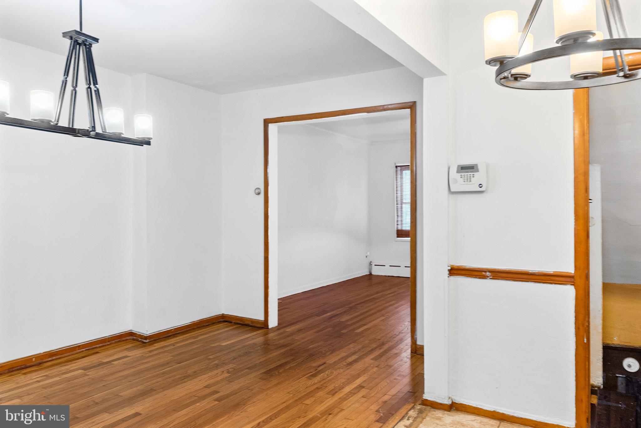 925 Kenmore Road Philadelphia, PA 19151 - Photo 7 of 23 Dining Room