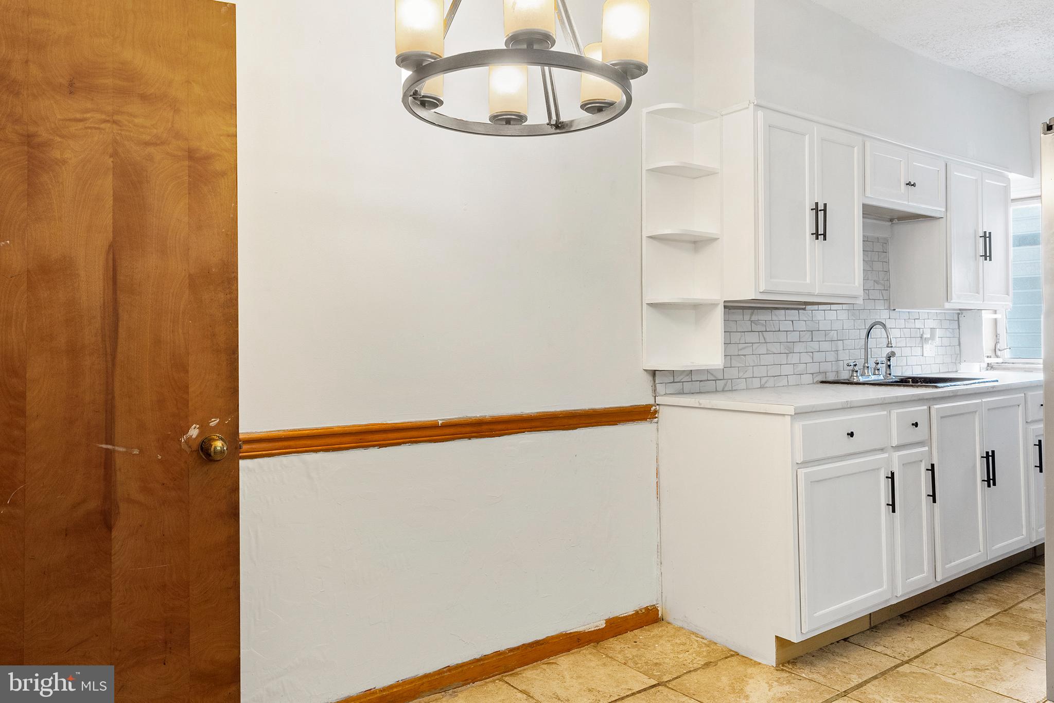 925 Kenmore Road Philadelphia, PA 19151 - Photo 8 of 23 Kitchen