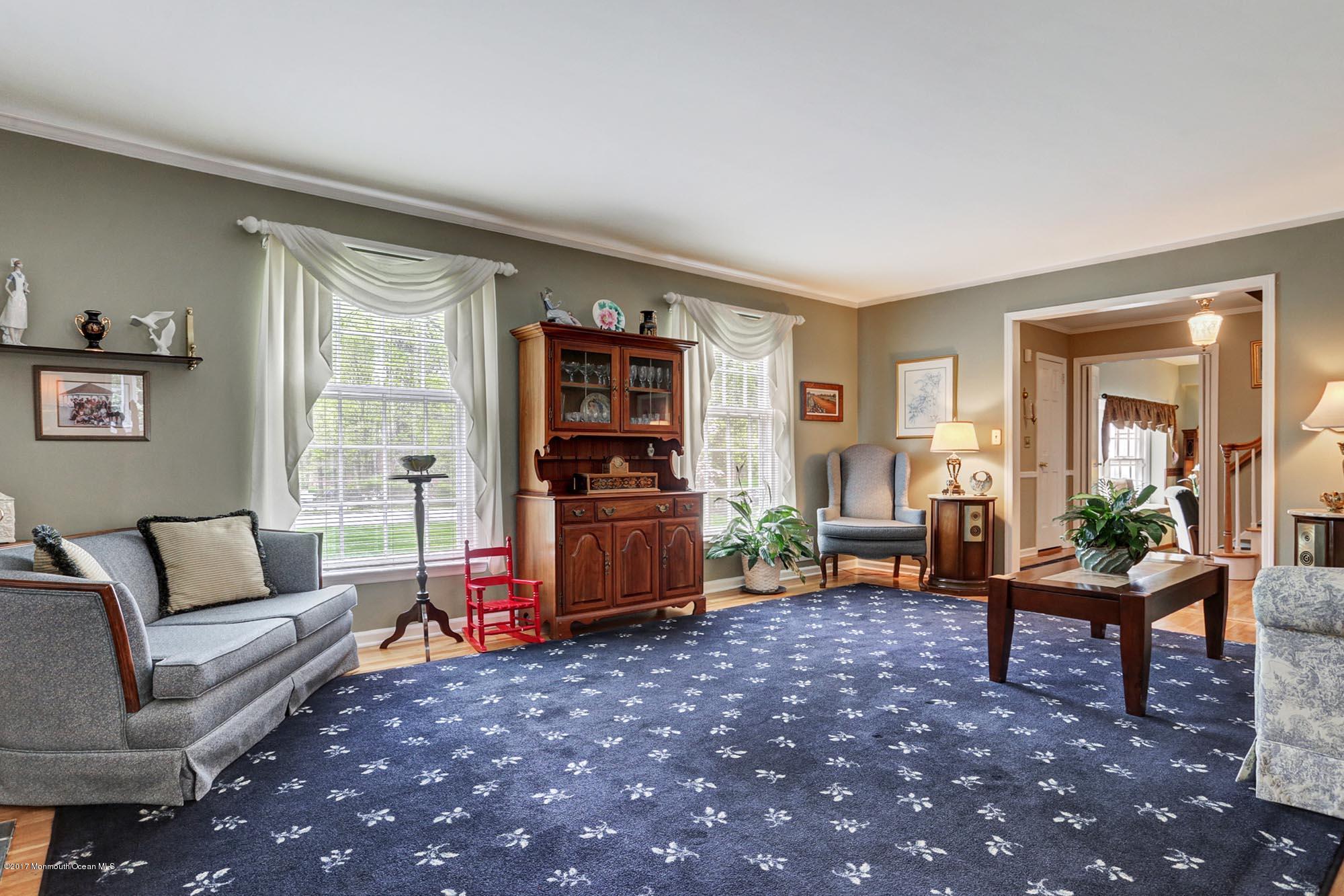 4 Georgetown Road Colts Neck, NJ 07722 - Photo 6 of 29 4 gt LR 2