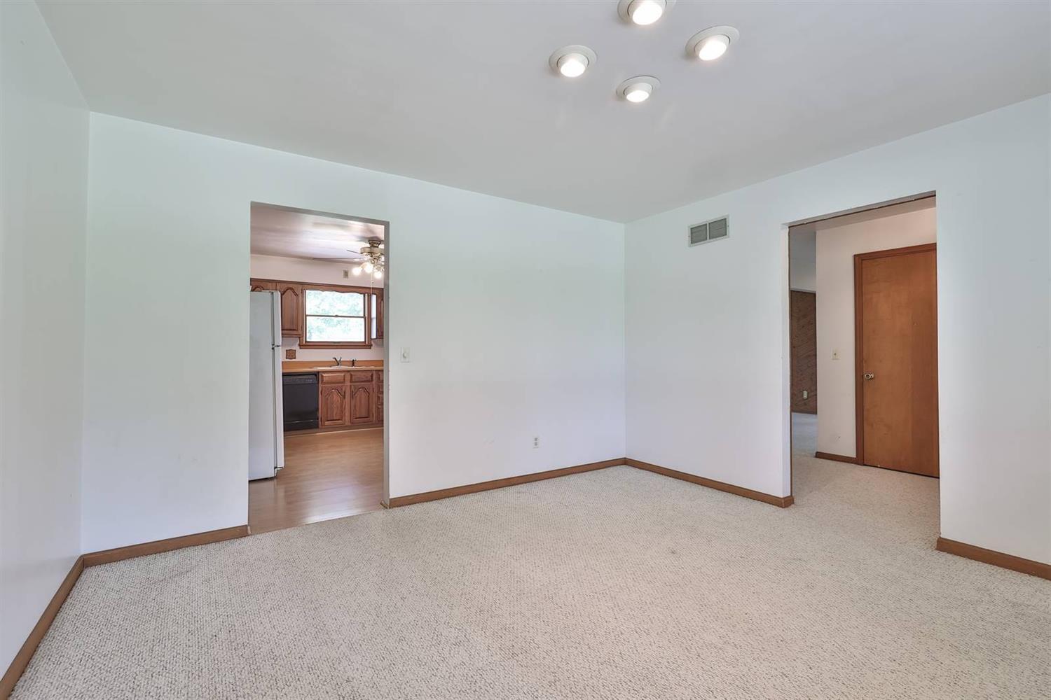 2235 Bell Road Hamilton, OH 45013 - Photo 11 of 38 Gallery Image 11