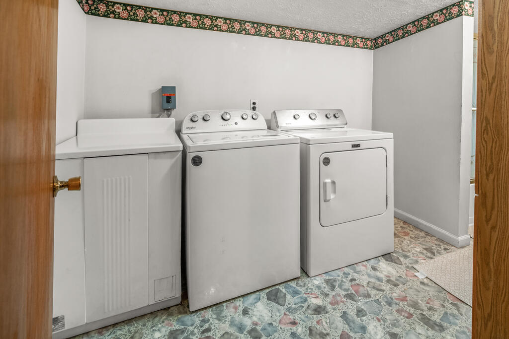 631 North Sandbranch Road Mount Hope, WV 25880 - Photo 16 of 47 Gallery Image 16
