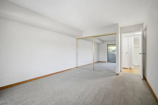 $2,000 | 1255 North Sterling Avenue, Unit 206, Palatine, IL 60067