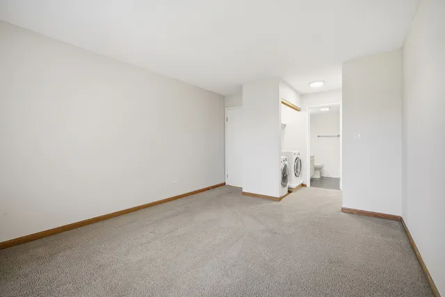 $2,000 | 1255 North Sterling Avenue, Unit 206, Palatine, IL 60067