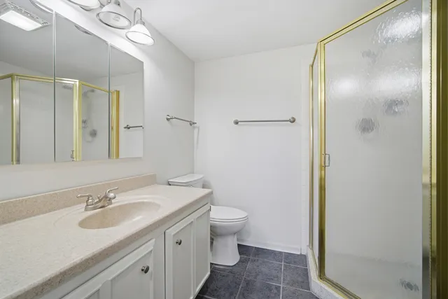 $2,000 | 1255 North Sterling Avenue, Unit 206, Palatine, IL 60067