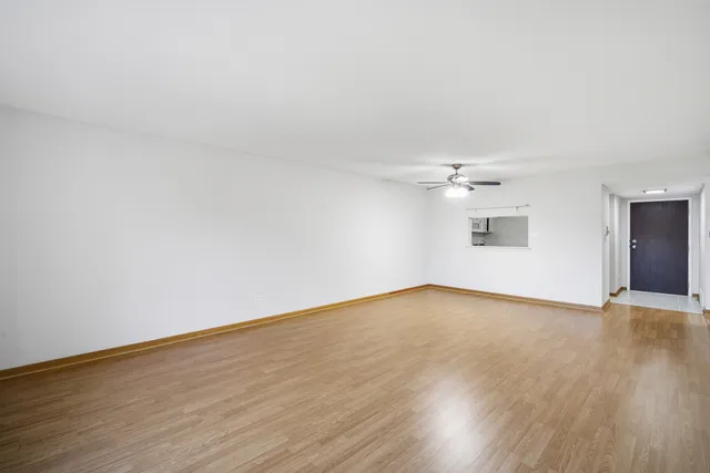 $2,000 | 1255 North Sterling Avenue, Unit 206, Palatine, IL 60067