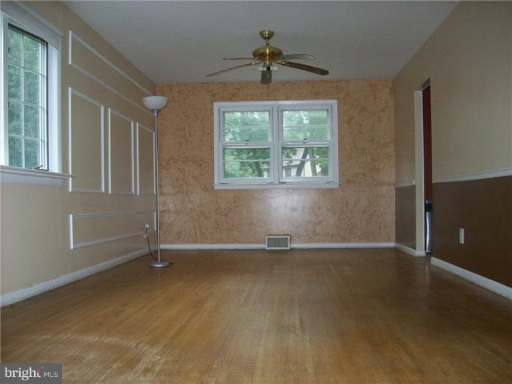 1009 Glen Road Wallingford, PA 19086 - Photo 3 of 23 Dining Room
