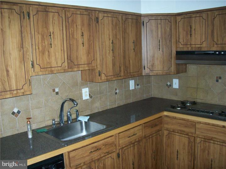 1009 Glen Road Wallingford, PA 19086 - Photo 5 of 23 Kitchen