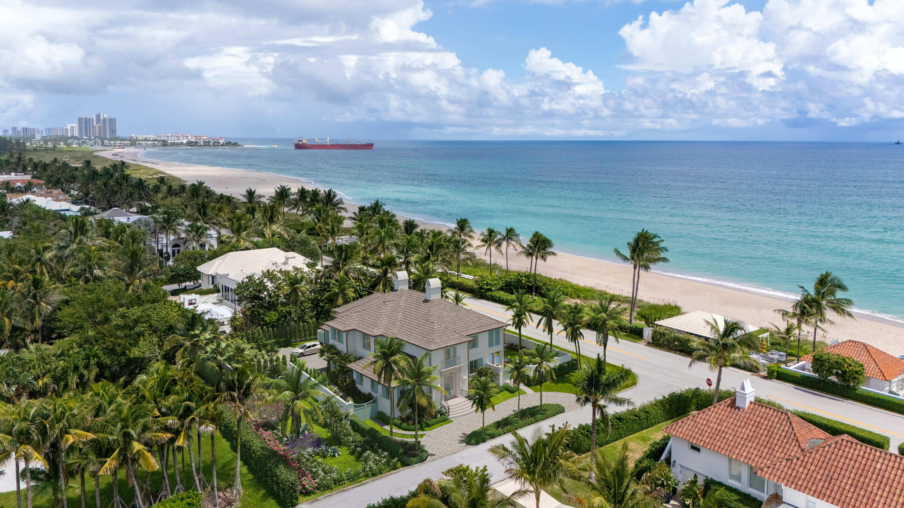 1285 North Ocean Boulevard Palm Beach, FL 33480 - Photo 3 of 9 a view of a city