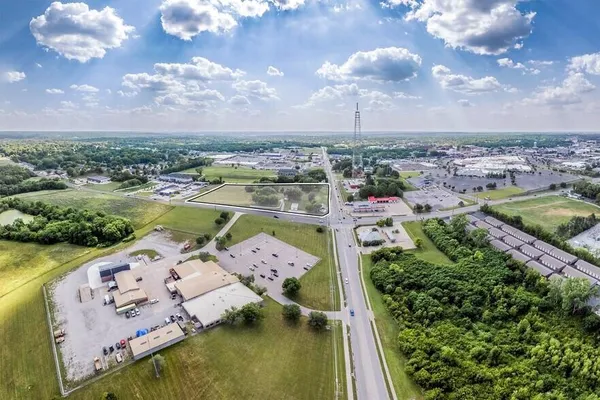 $600,000 | 3910-3926 Faraon Street, St. Joseph, MO 64506