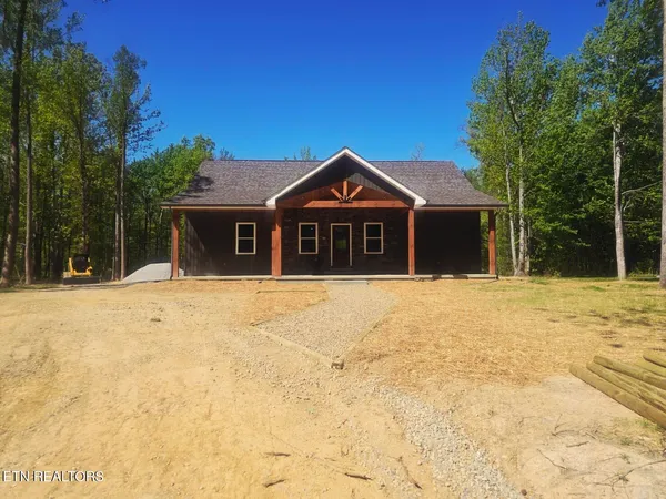 $475,000 | 186 Short Leaf Lane, Oneida, TN 37841