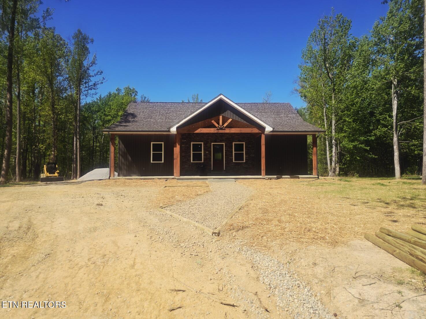 186 Short Leaf Lane Oneida, TN 37841 - Photo 1 of 41 20260423_111343