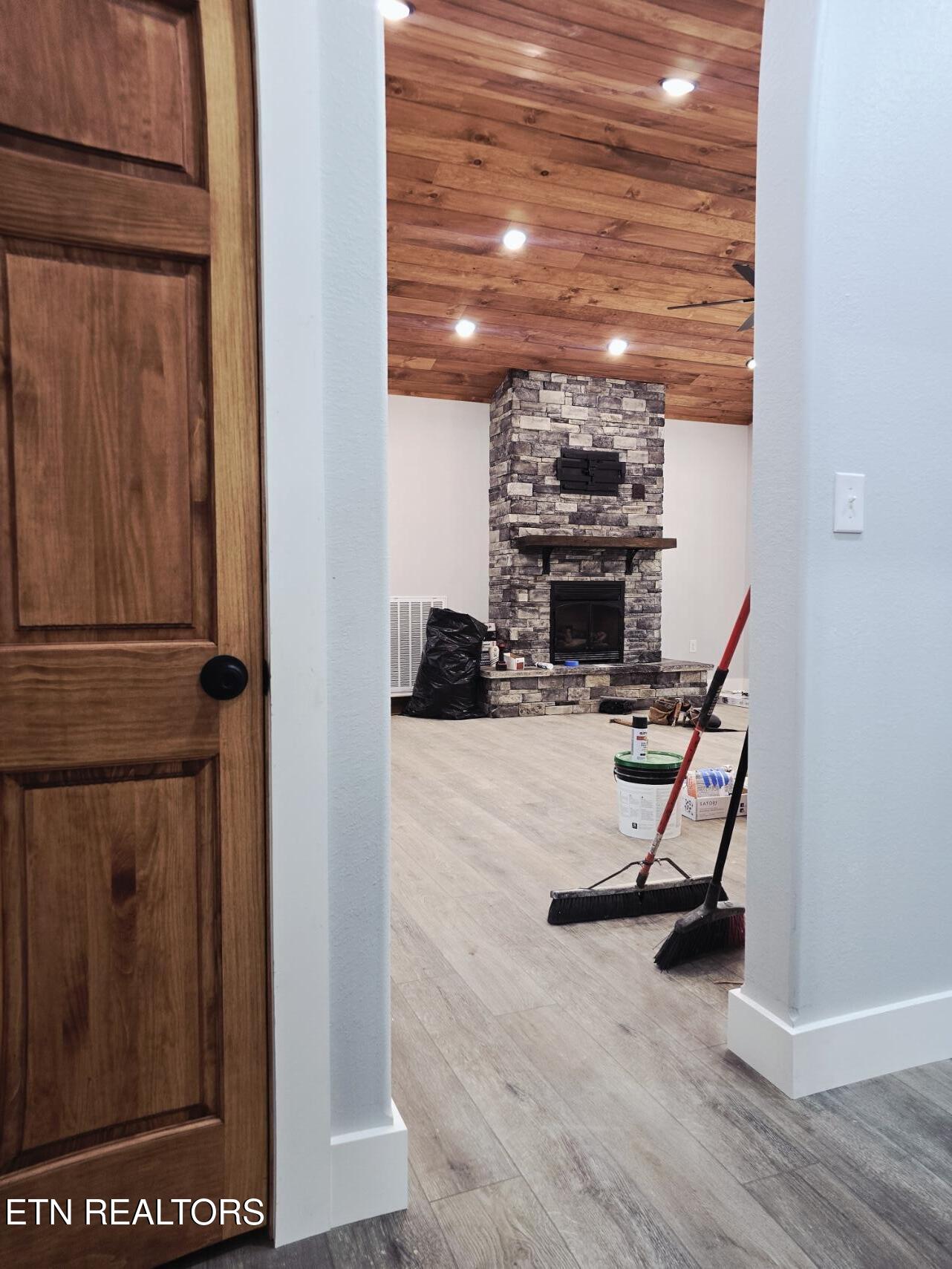 186 Short Leaf Lane Oneida, TN 37841 - Photo 21 of 41 20260413_142829