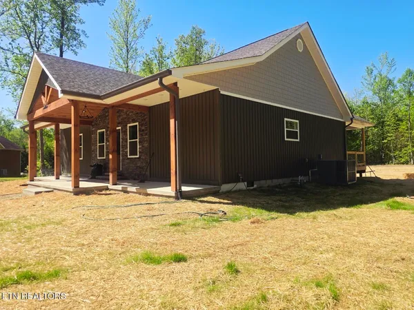 $475,000 | 186 Short Leaf Lane, Oneida, TN 37841