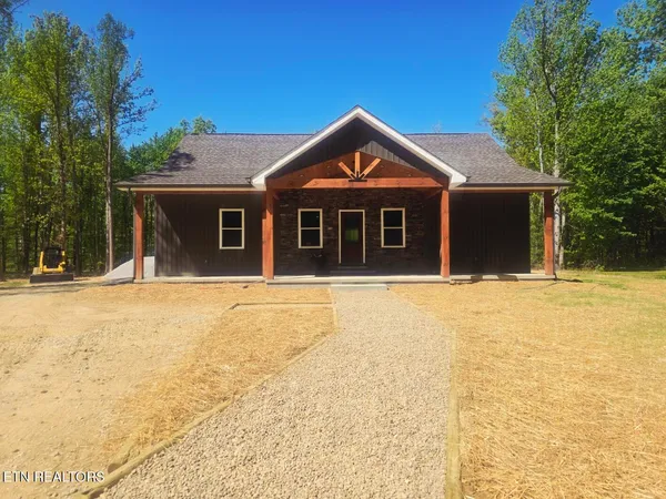 $475,000 | 186 Short Leaf Lane, Oneida, TN 37841
