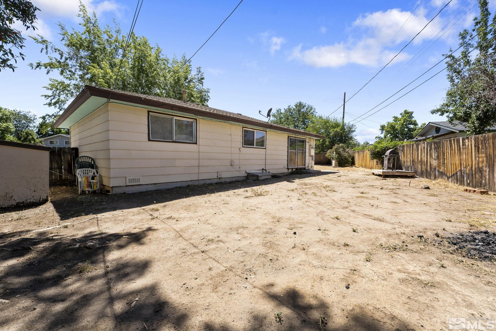 3475 Greta Place Reno, NV 89503 - Photo 32 of 36 a view of a backyard of the house