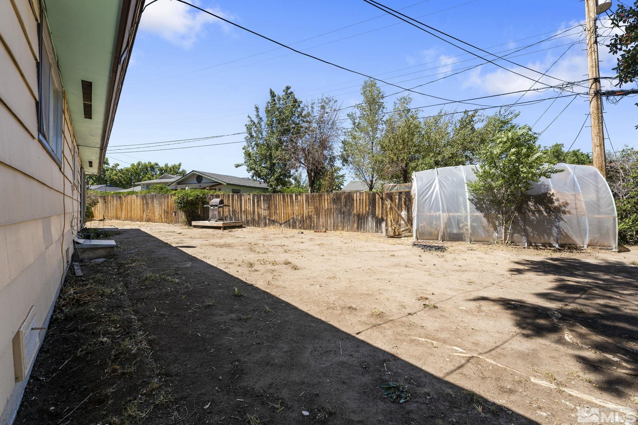 3475 Greta Place Reno, NV 89503 - Photo 33 of 36 a view of a backyard of the house