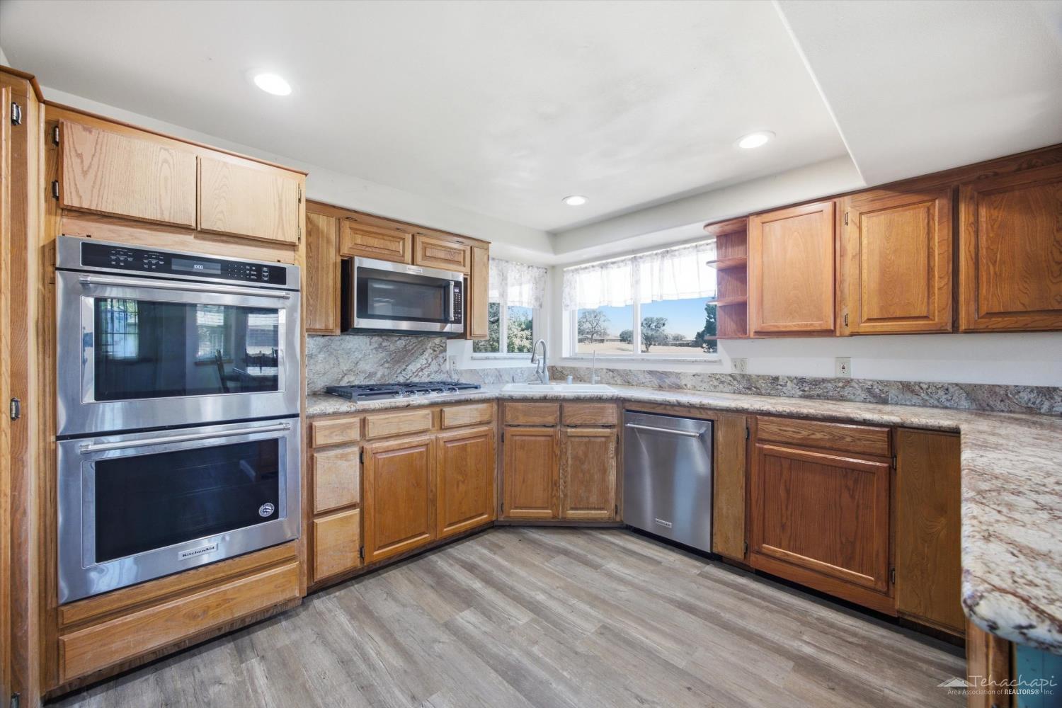 21801 Old Town Road Tehachapi, CA 93561 - Photo 2 of 38 Gallery Image 2
