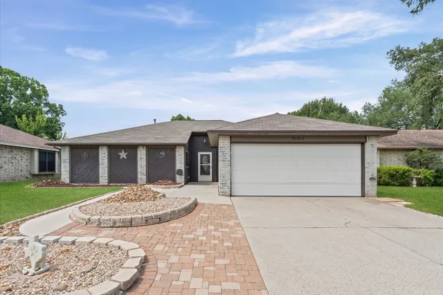 front view of house with a yard