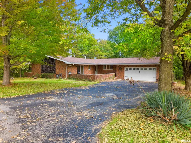 $349,900 | 606 Thatcher Lane, Metamora, IL 61548