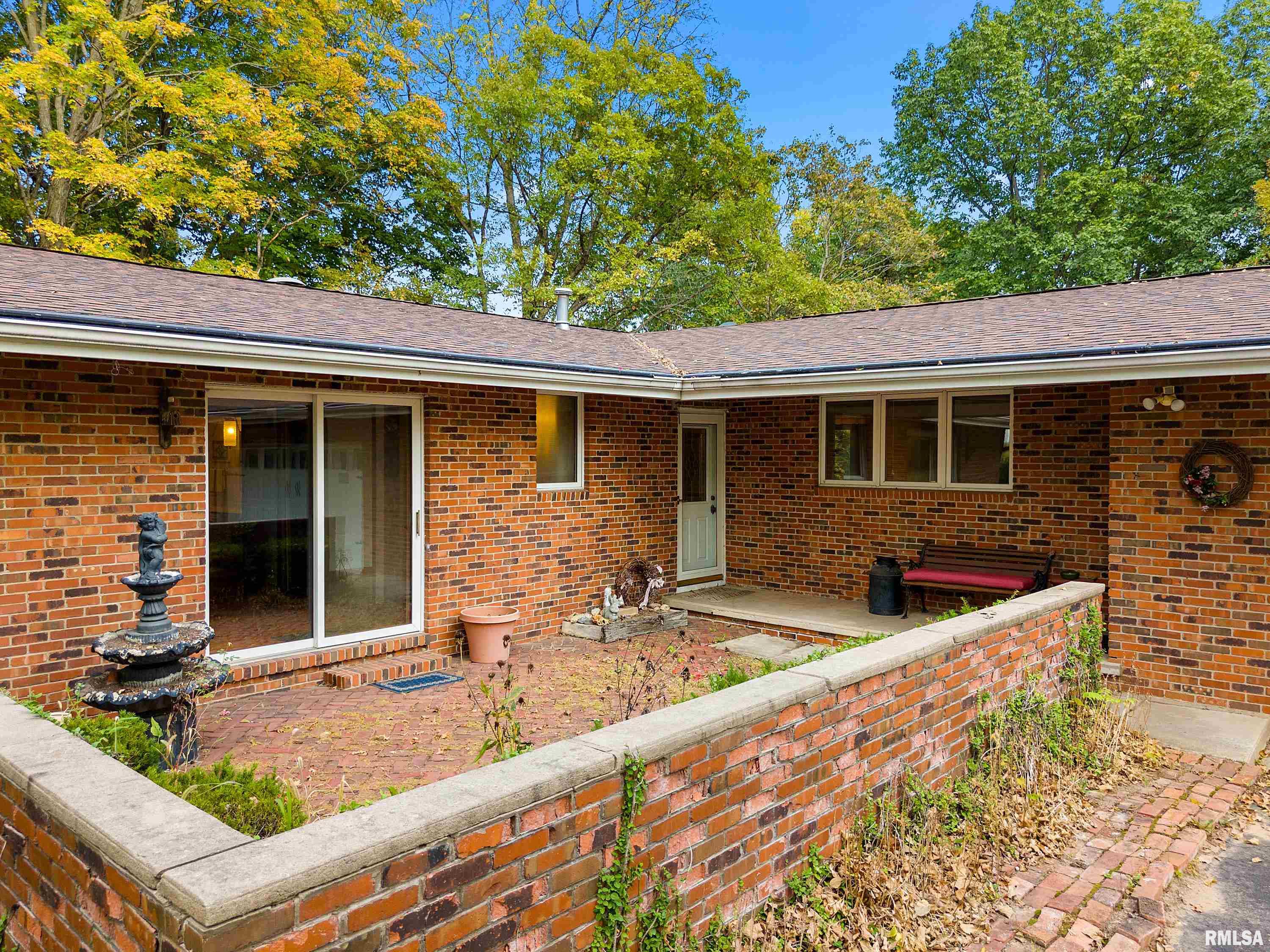 606 Thatcher Lane Metamora, IL 61548 - Photo 11 of 55