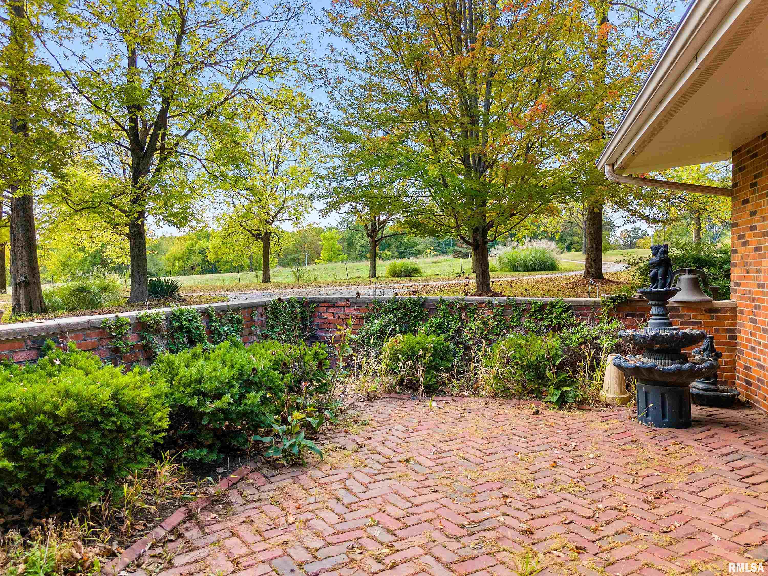 606 Thatcher Lane Metamora, IL 61548 - Photo 12 of 55