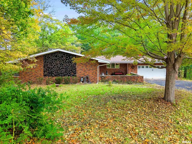 $349,900 | 606 Thatcher Lane, Metamora, IL 61548