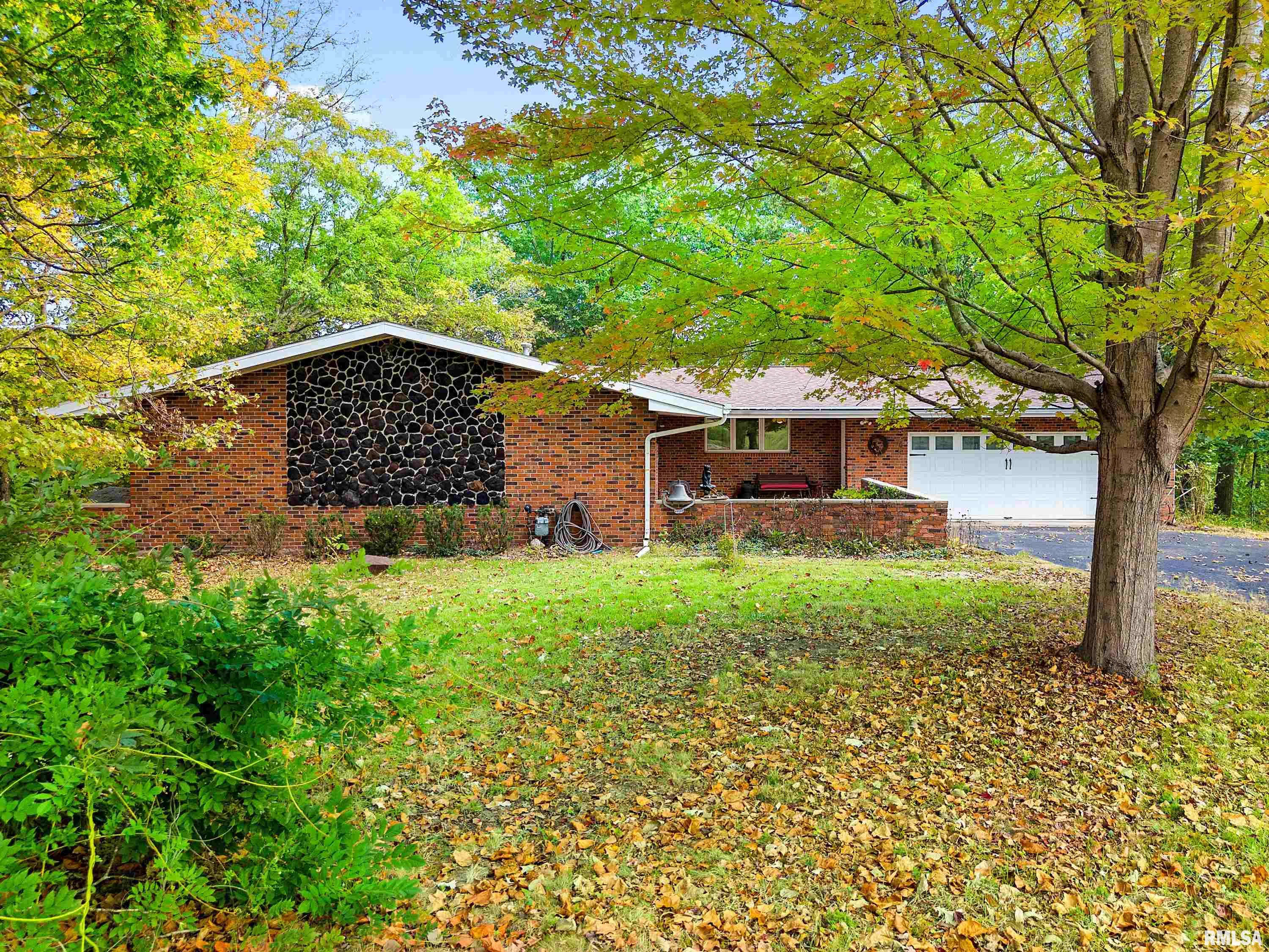 606 Thatcher Lane Metamora, IL 61548 - Photo 2 of 55