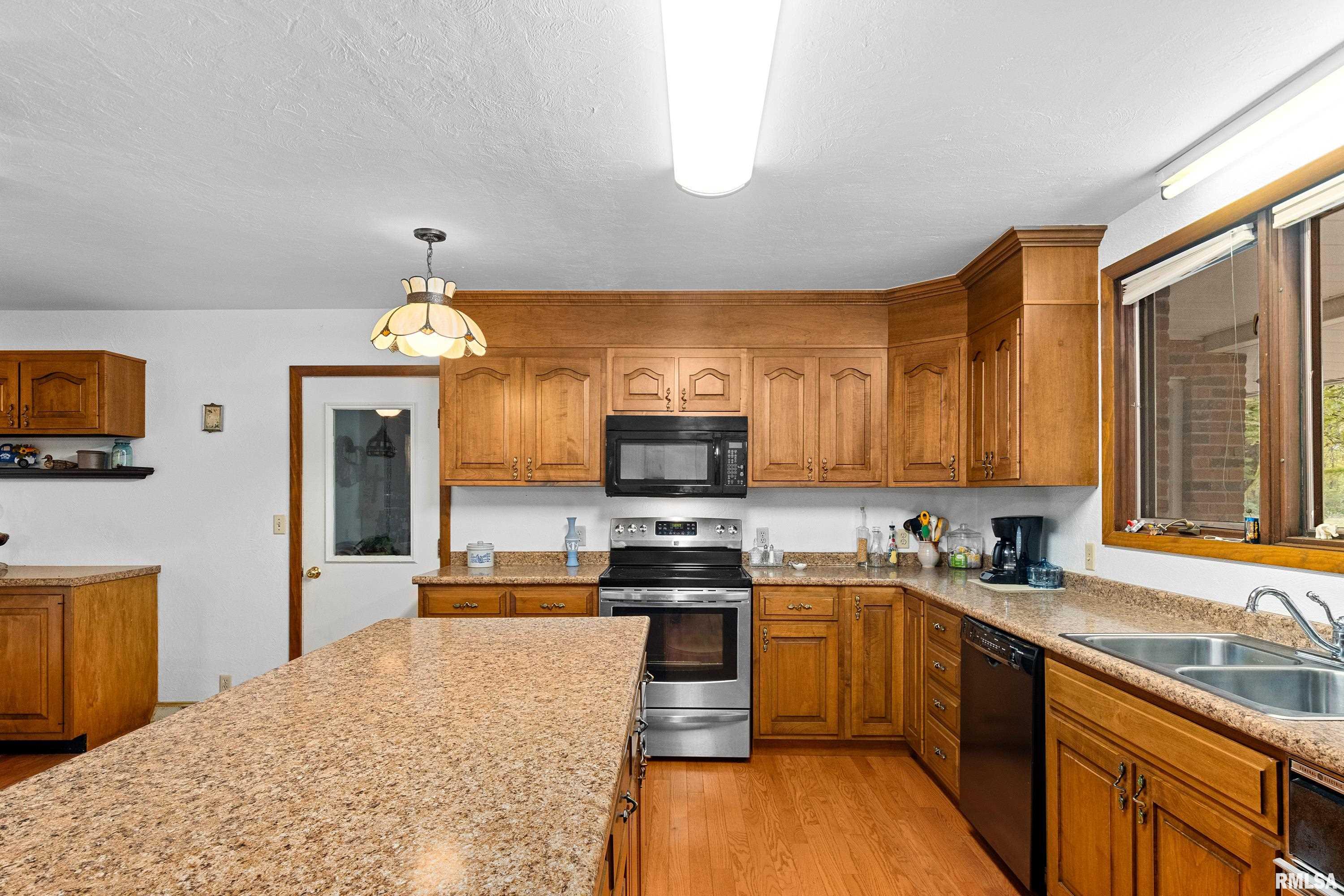 606 Thatcher Lane Metamora, IL 61548 - Photo 34 of 55