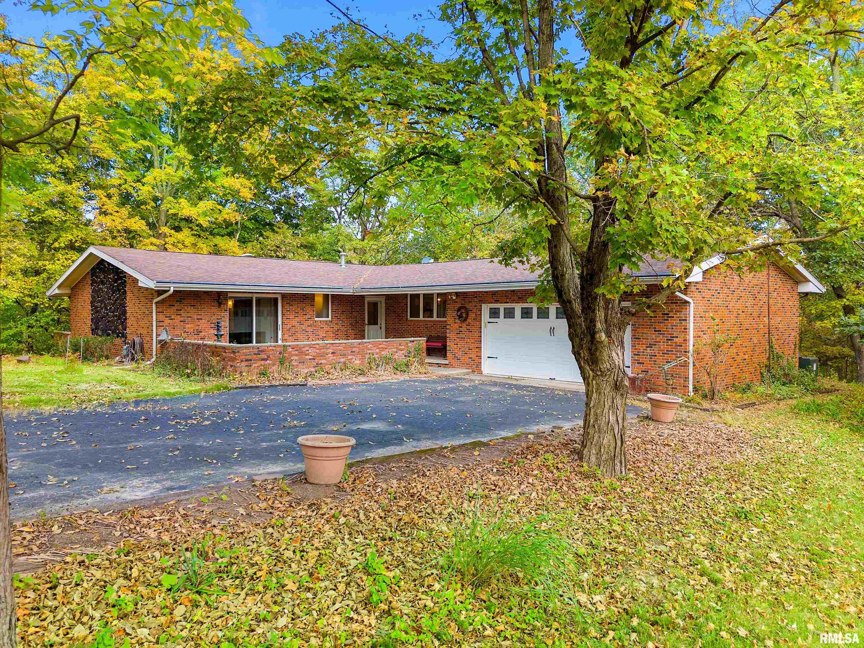 606 Thatcher Lane Metamora, IL 61548 - Photo 10 of 55