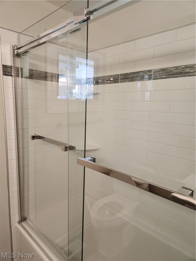 4660 West Farnhurst Road South Euclid, OH 44121 - Photo 12 of 17 View of bathroom