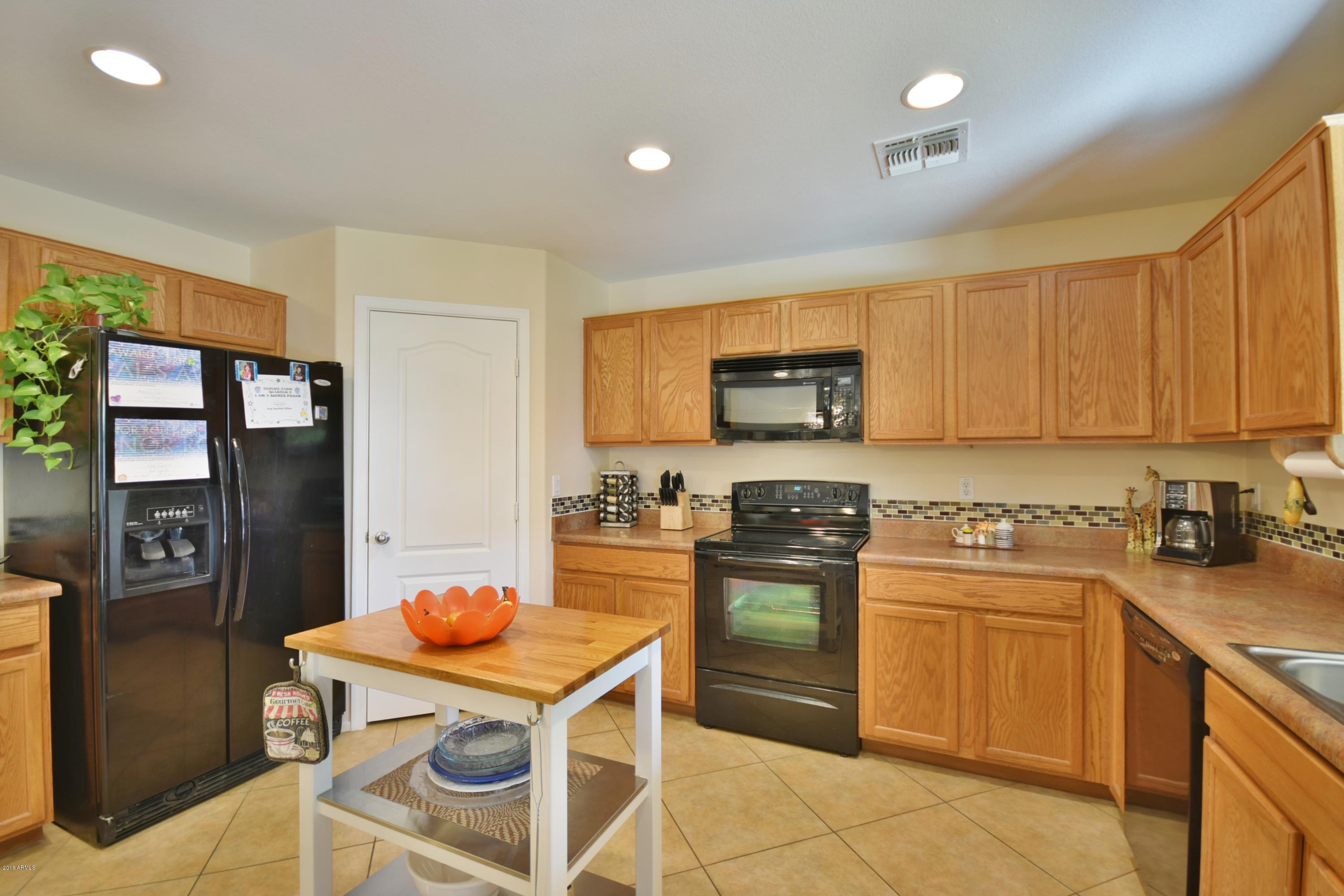 17745 West Red Bird Road Surprise, AZ 85387 - Photo 11 of 33 DSC_1145