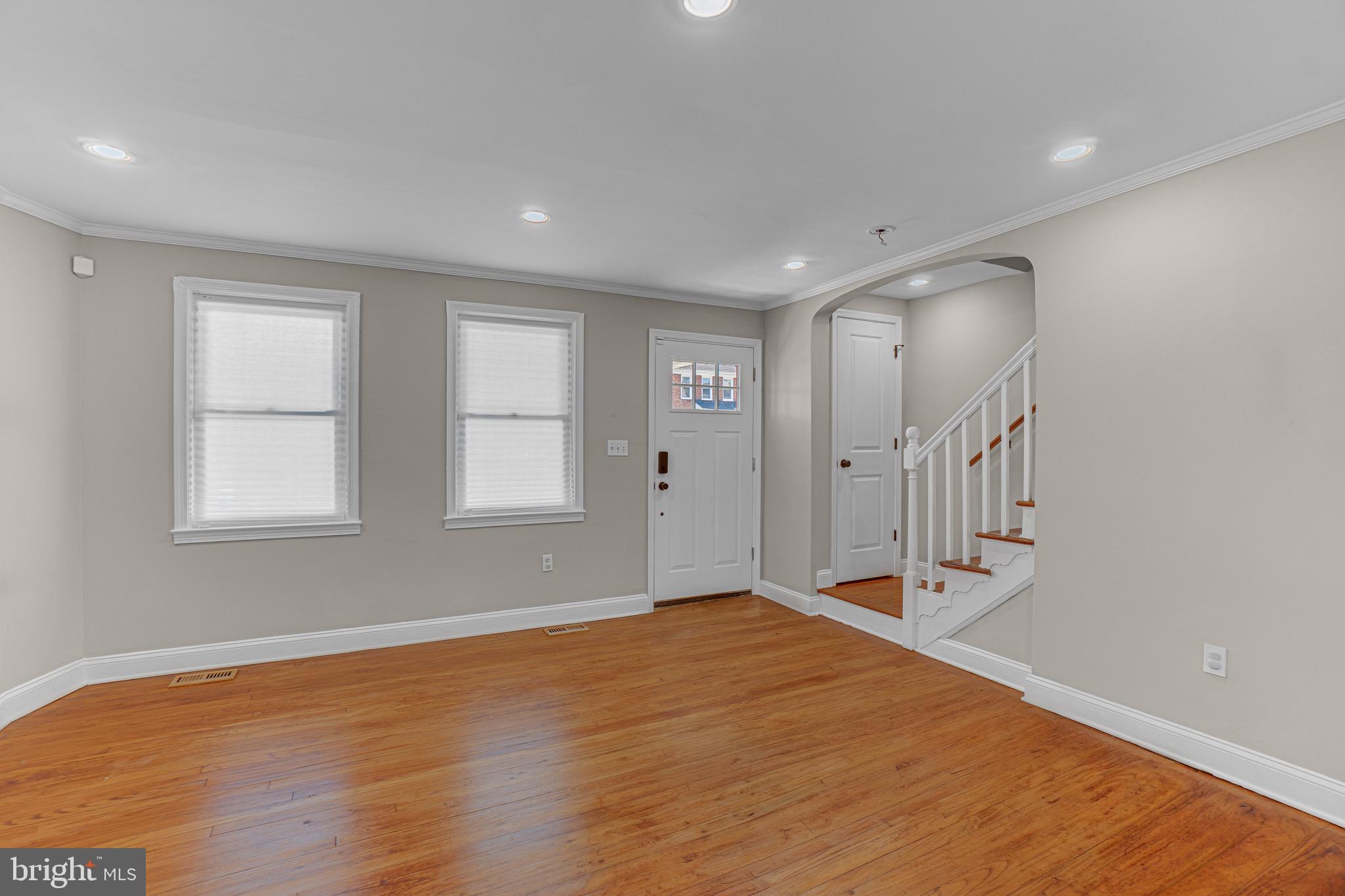 3904 Flowerton Road Baltimore, MD 21229 - Photo 8 of 29