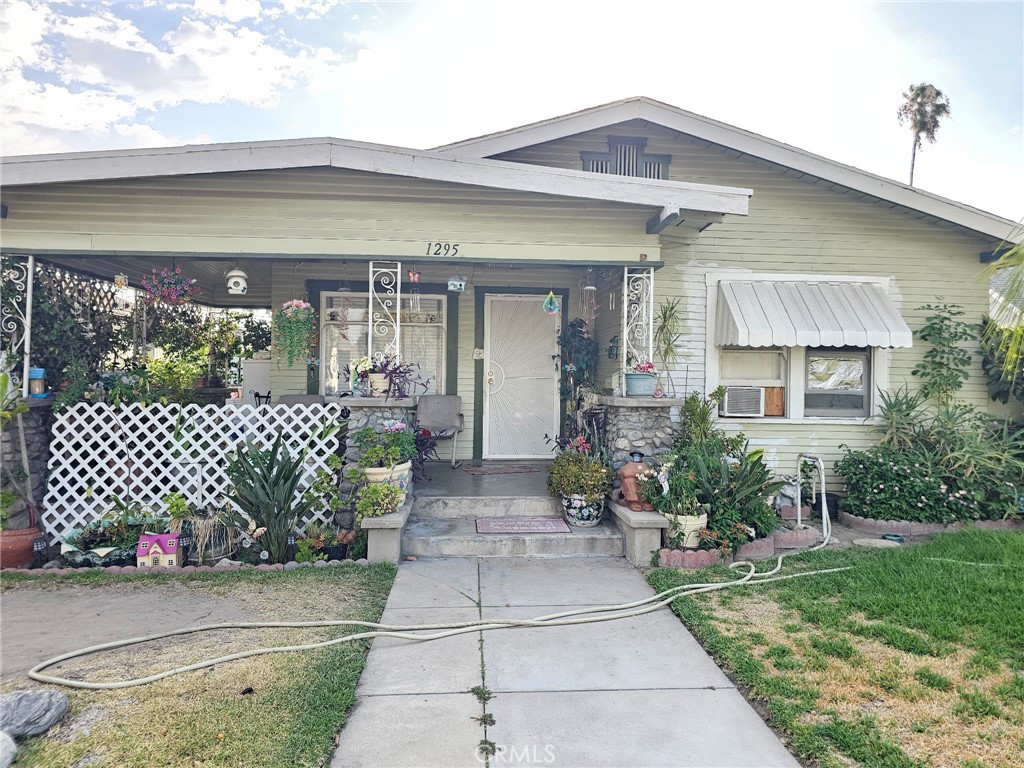 1295 North 9th Street Colton, CA 92324 - Photo 1 of 12