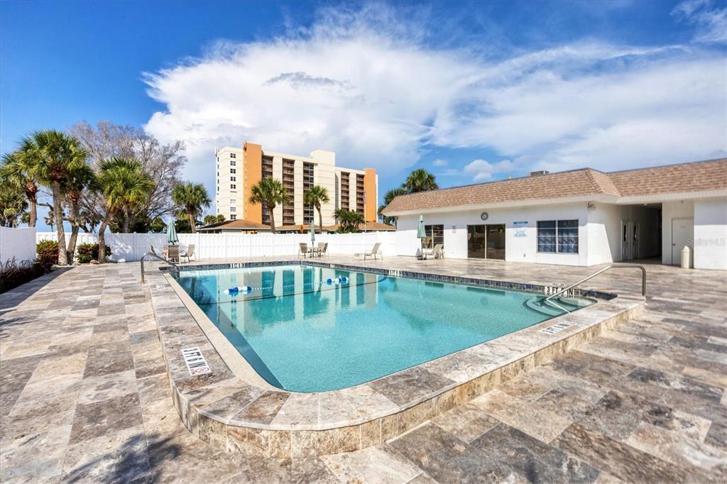 527 Sutton Place Longboat Key, FL 34228 - Photo 53 of 88