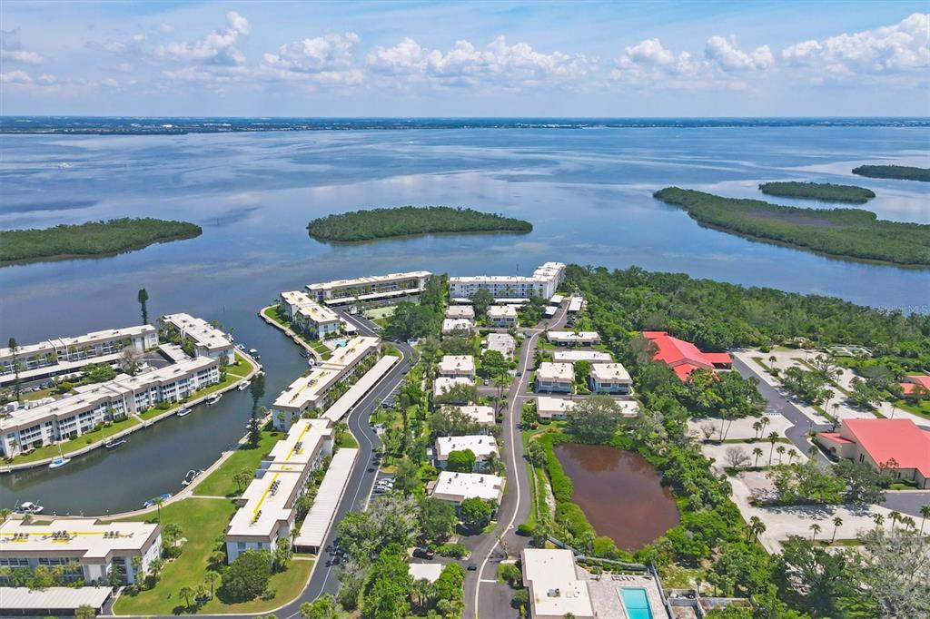 527 Sutton Place Longboat Key, FL 34228 - Photo 77 of 88